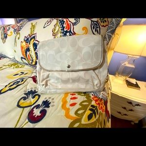 Coach Messenger Bag - medium